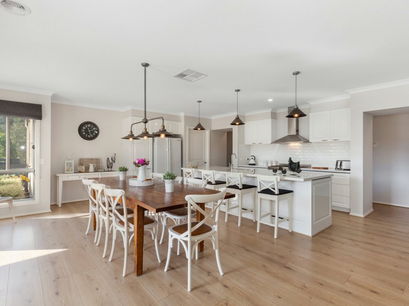 3 Triora Court, Hidden Valley VIC 3756