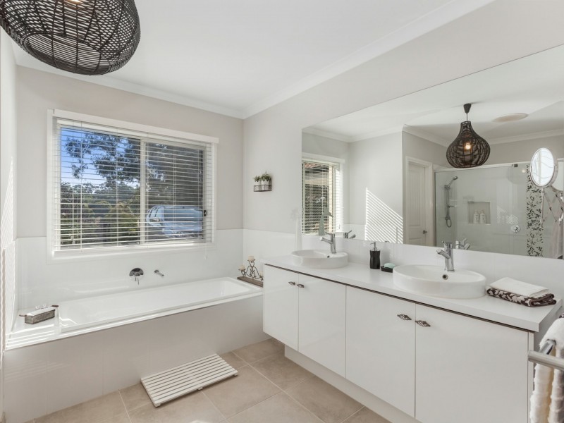 3 Triora Court, Hidden Valley VIC 3756