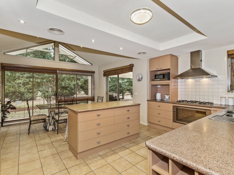 14 Augusta Way, Hidden Valley VIC 3756