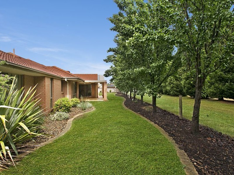 14 Augusta Way, Hidden Valley VIC 3756