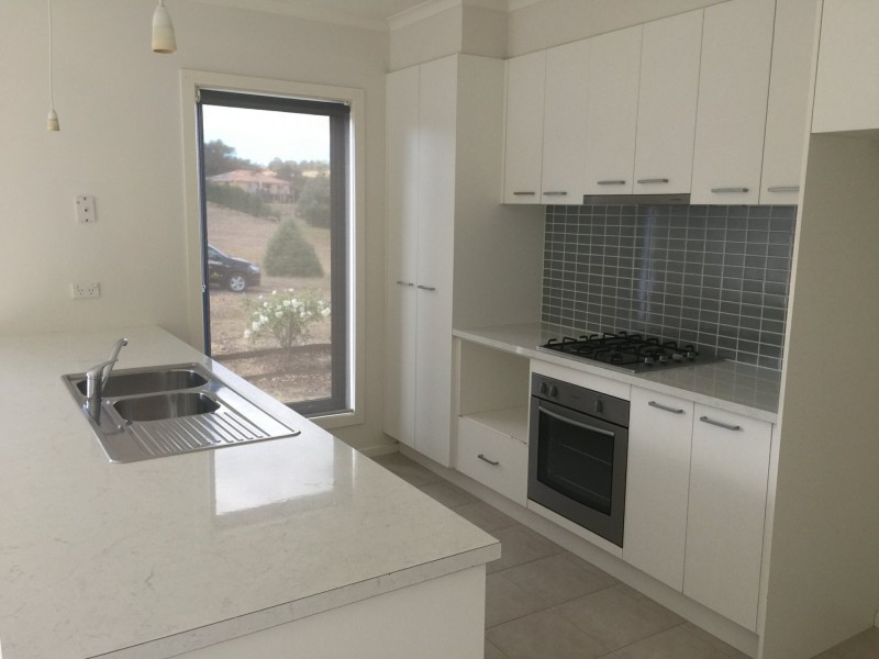 18 Craig Parry Drive, Hidden Valley VIC 3756