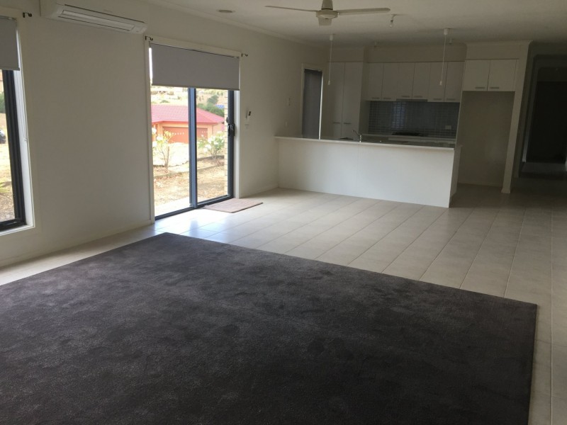 18 Craig Parry Drive, Hidden Valley VIC 3756