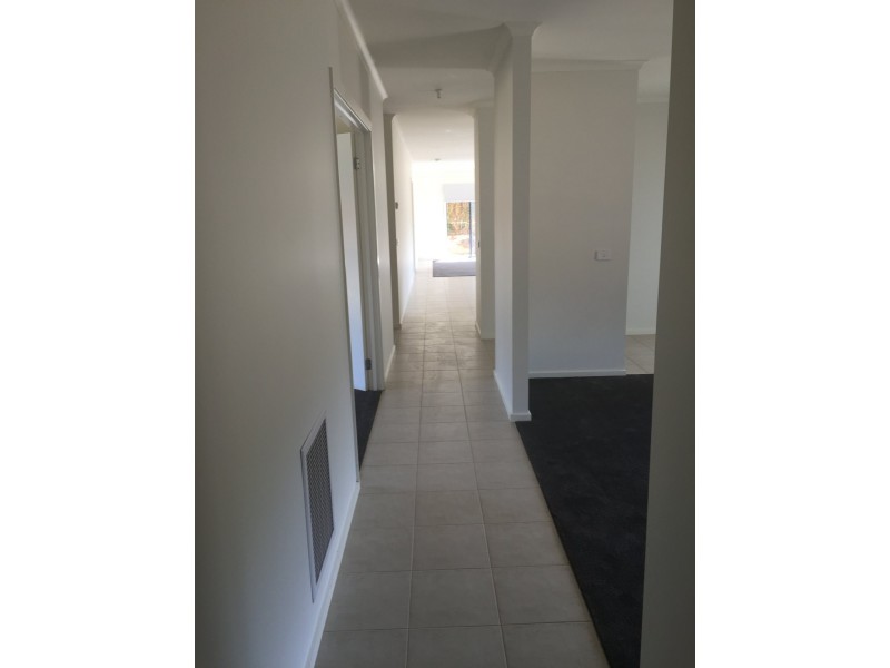 18 Craig Parry Drive, Hidden Valley VIC 3756