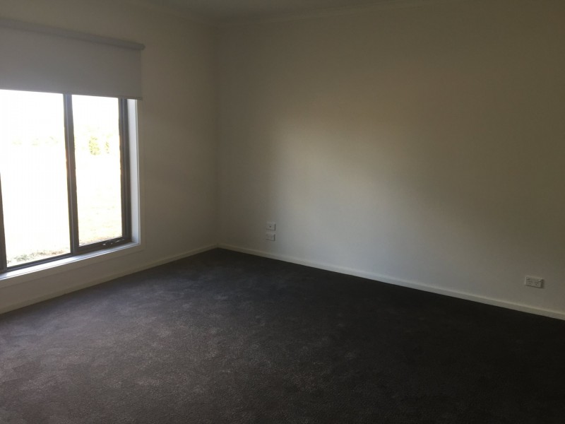 18 Craig Parry Drive, Hidden Valley VIC 3756