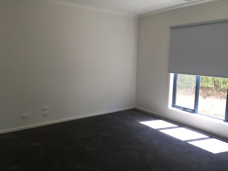 18 Craig Parry Drive, Hidden Valley VIC 3756