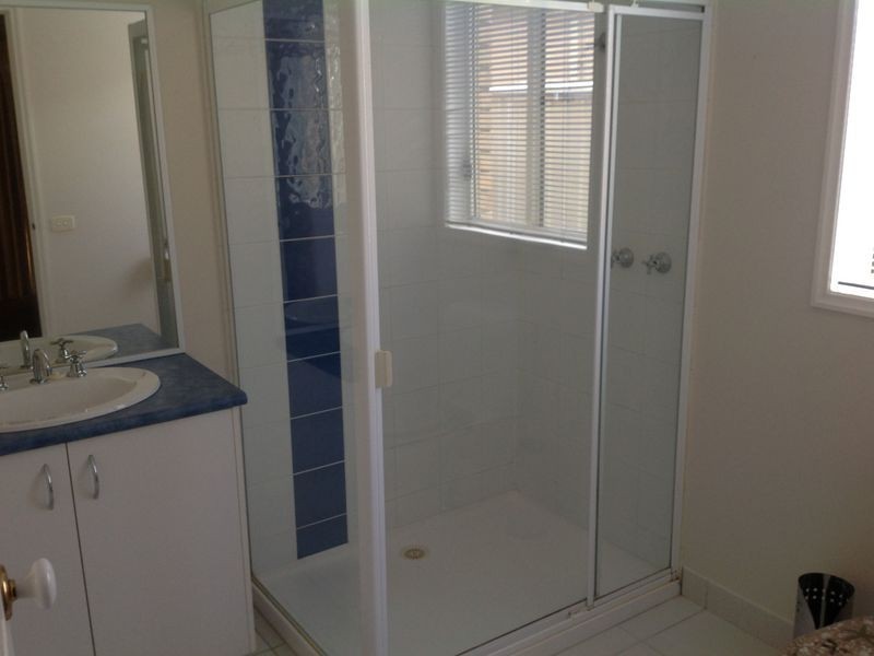 18 Lakeside Drive, Hidden Valley VIC 3756