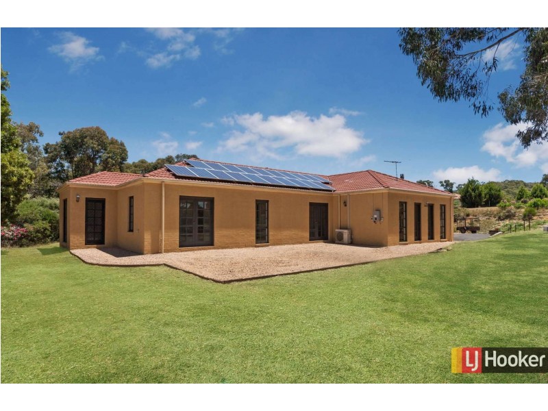 4 Mountain Ash Court, Hidden Valley VIC 3756