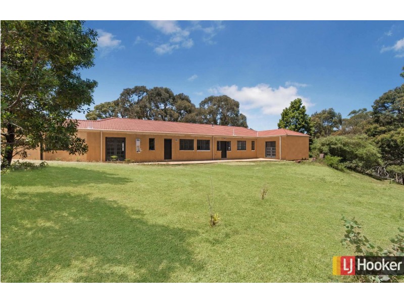 4 Mountain Ash Court, Hidden Valley VIC 3756