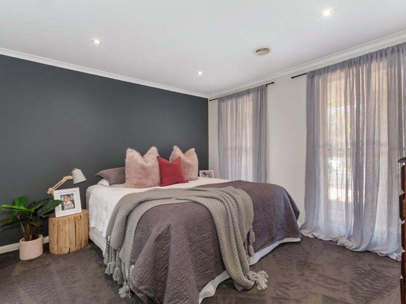 13 Centenary Drive, Kilmore VIC 3764