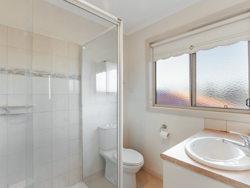 18 St Andrews Close, Hidden Valley VIC 3756