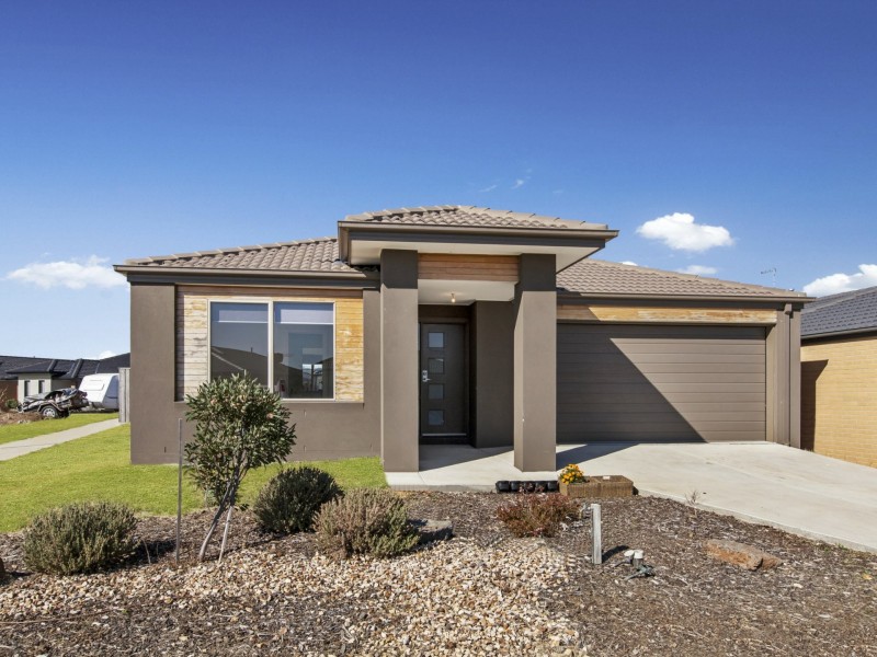 32 Holly Drive, Wallan VIC 3756