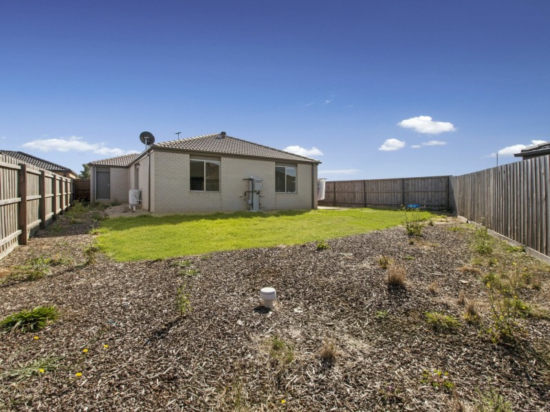 32 Holly Drive, Wallan VIC 3756