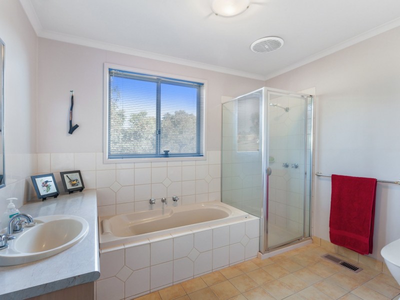 41 Toscana Way, Hidden Valley VIC 3756