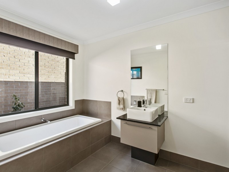 18 Boronia Avenue, Wallan VIC 3756