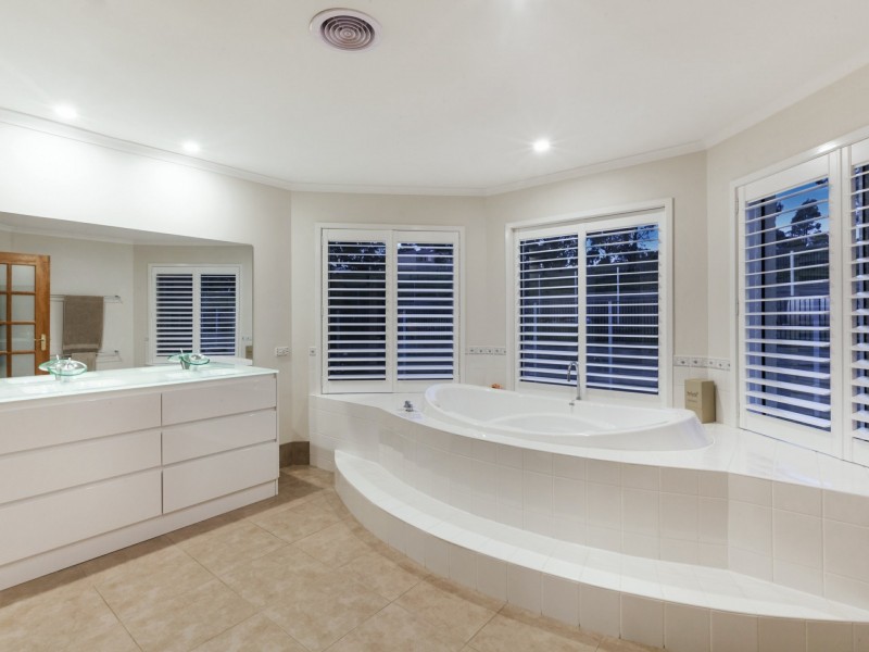 1120 Valley Drive, Hidden Valley VIC 3756