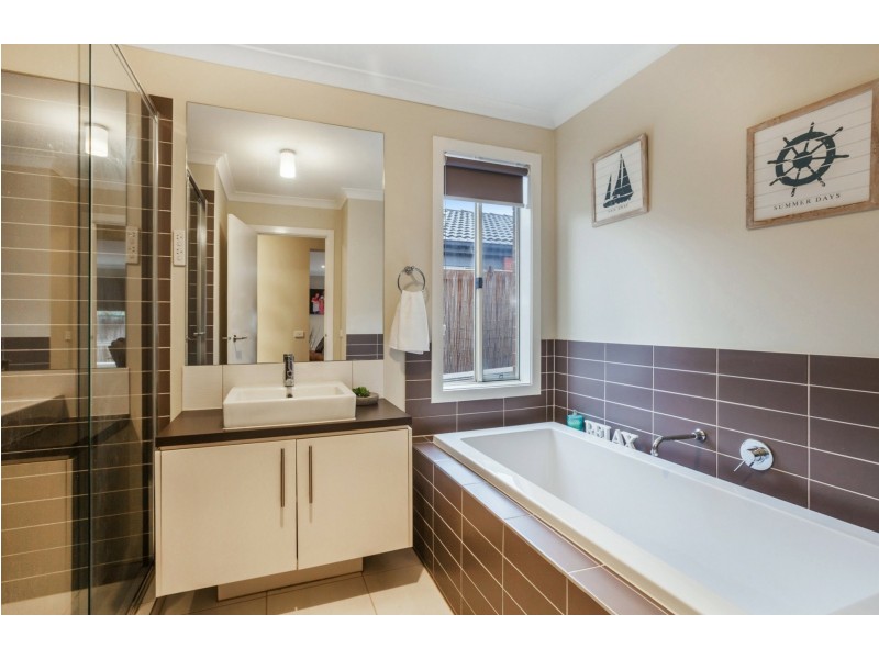 17 Buckland Hill Drive, Wallan VIC 3756