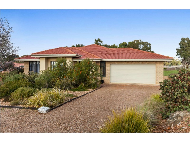 45 Carmelo Court, Hidden Valley VIC 3756
