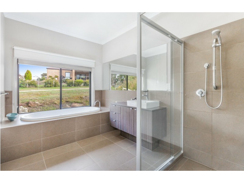 45 Carmelo Court, Hidden Valley VIC 3756
