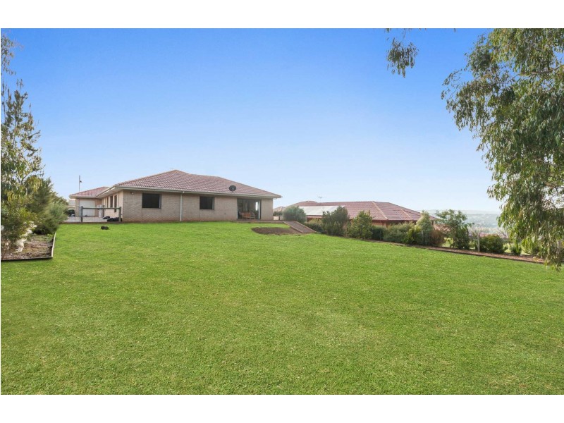 45 Carmelo Court, Hidden Valley VIC 3756
