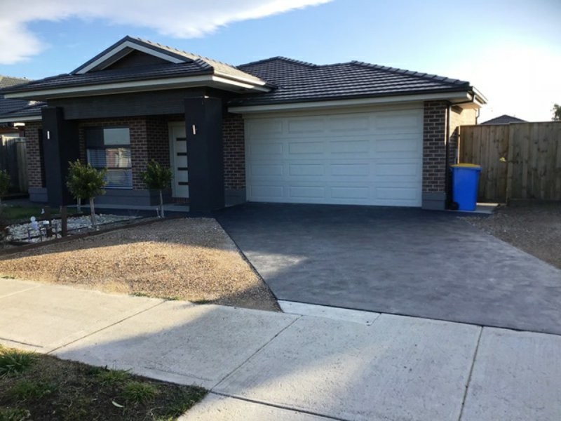 136 Wallara Waters Boulevard, Wallan VIC 3756