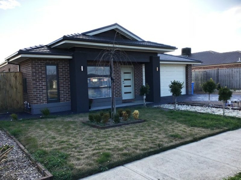 136 Wallara Waters Boulevard, Wallan VIC 3756