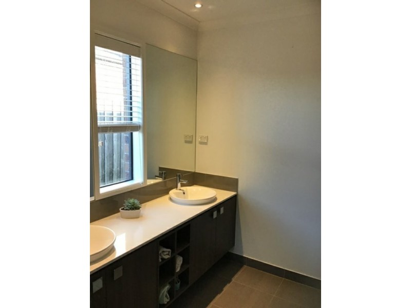 136 Wallara Waters Boulevard, Wallan VIC 3756