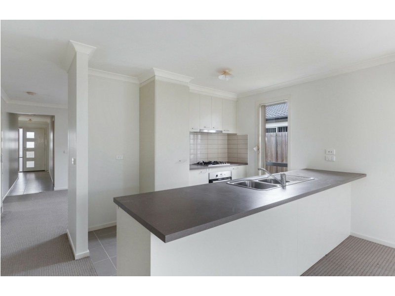 27 Watergum Way, Wallan VIC 3756