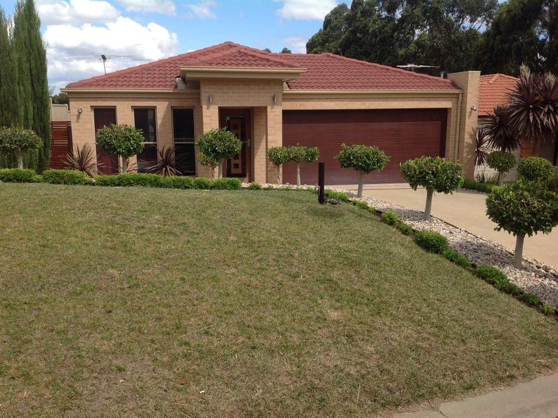 61 Lakeside Drive, Hidden Valley VIC 3756