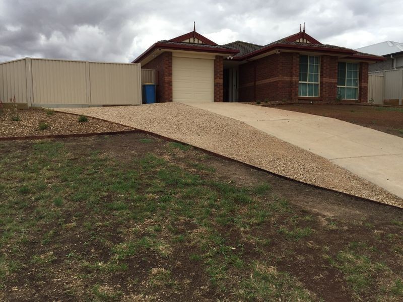 102 Roulston Way, Wallan VIC 3756