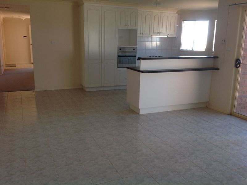 102 Roulston Way, Wallan VIC 3756