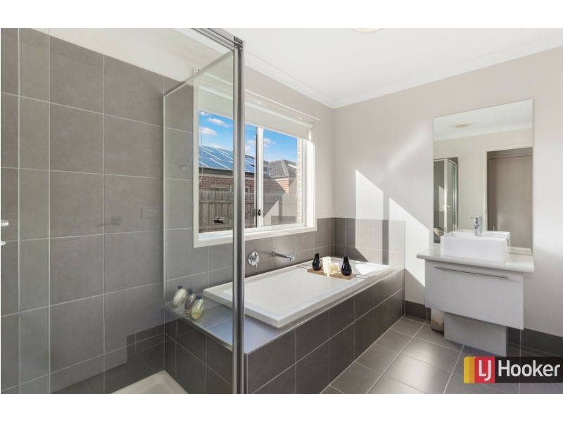 51 Watergum Way, Wallan VIC 3756