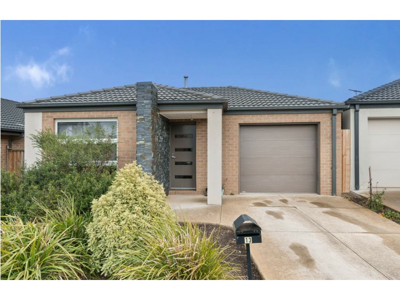 13 Watergum Way, Wallan VIC 3756