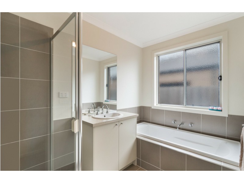 13 Watergum Way, Wallan VIC 3756