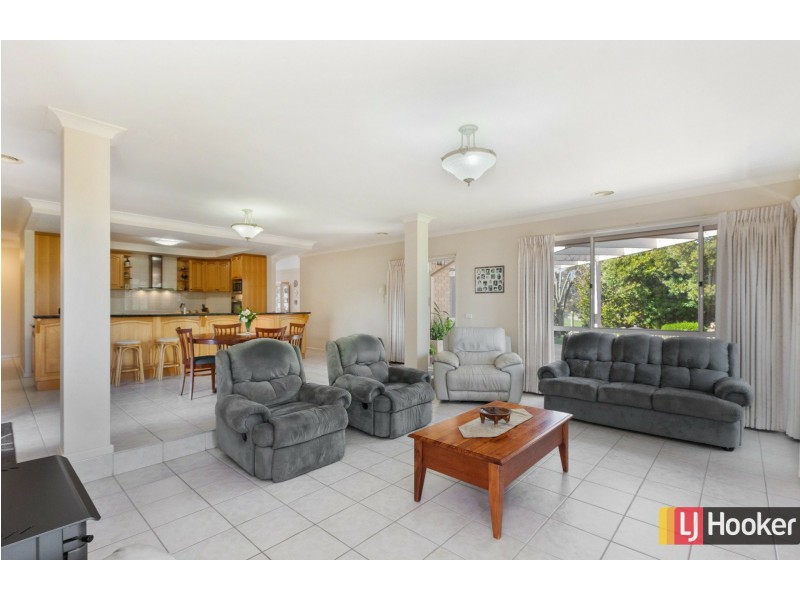 87 Valley Drive, Hidden Valley VIC 3756