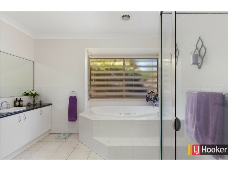 87 Valley Drive, Hidden Valley VIC 3756