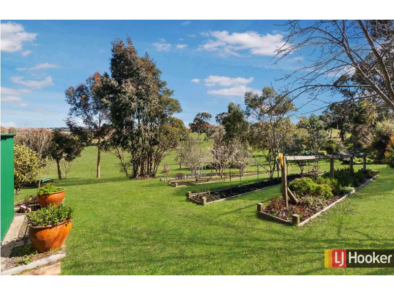 87 Valley Drive, Hidden Valley VIC 3756