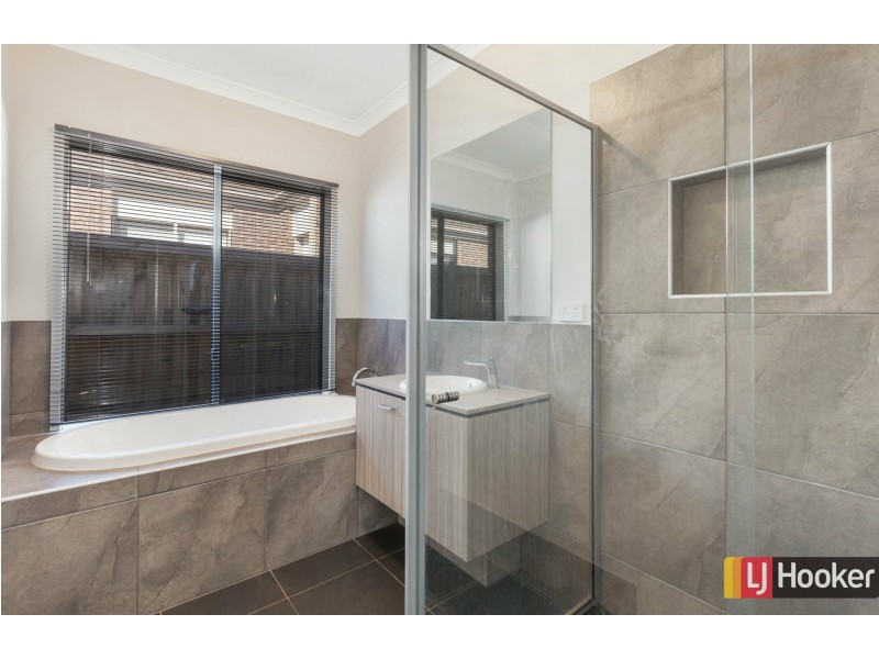 28 Zenith Road, Beveridge VIC 3753