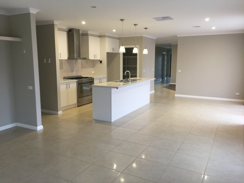 19 Aurina Drive, Hidden Valley VIC 3756