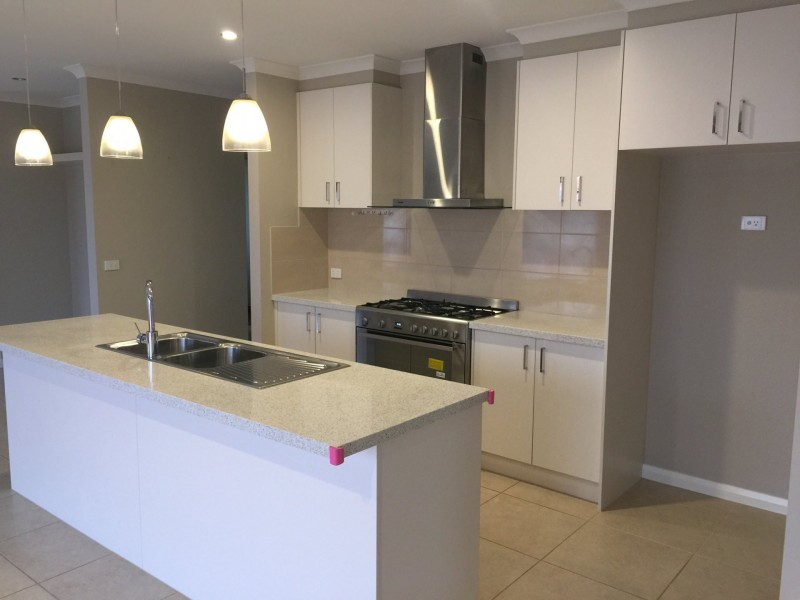 19 Aurina Drive, Hidden Valley VIC 3756