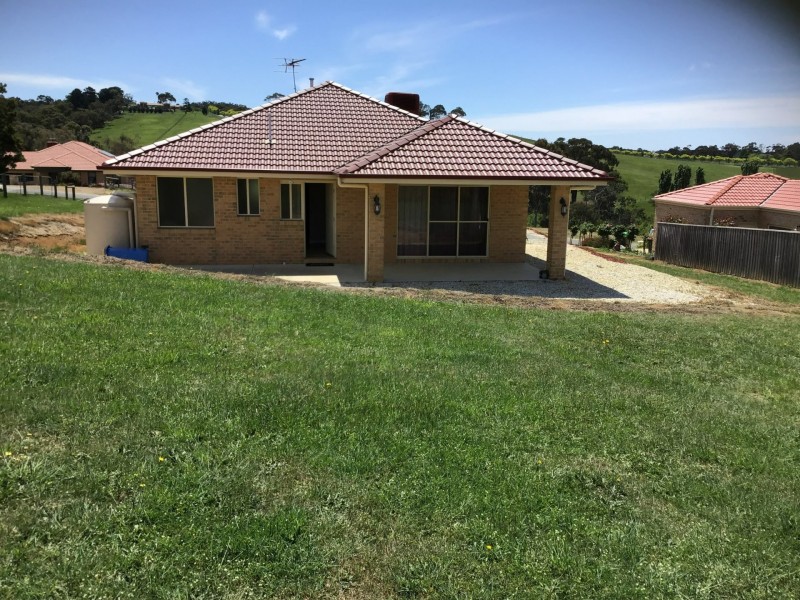 19 Aurina Drive, Hidden Valley VIC 3756