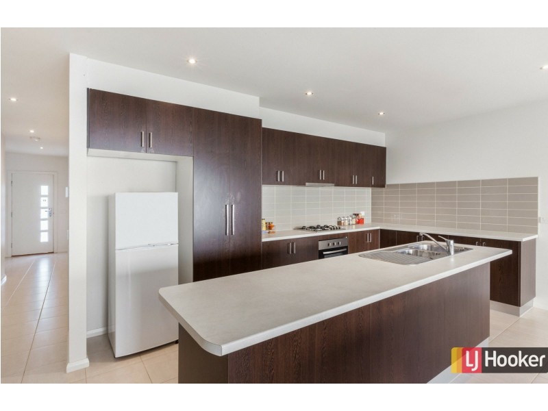 Unit 11/6 Eden Place, Wallan VIC 3756