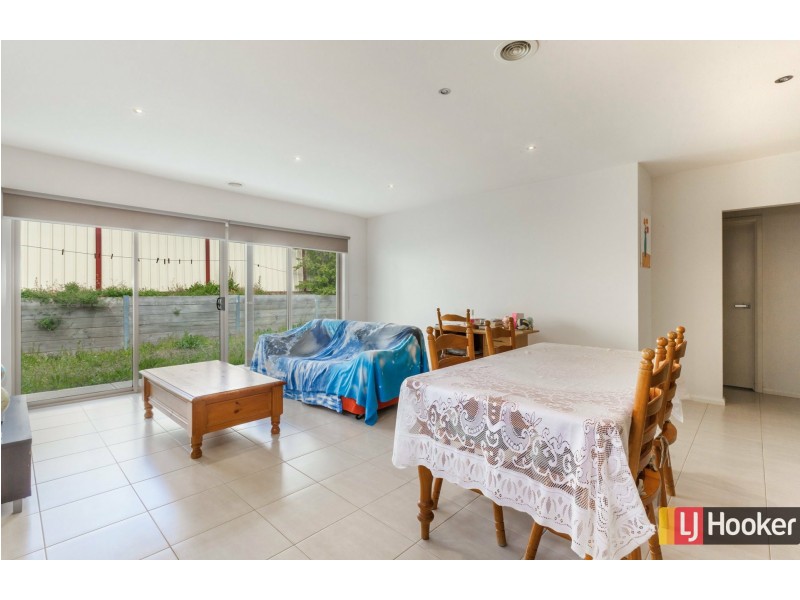 Unit 11/6 Eden Place, Wallan VIC 3756