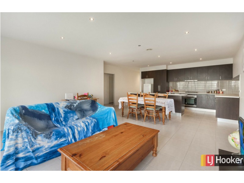 Unit 11/6 Eden Place, Wallan VIC 3756