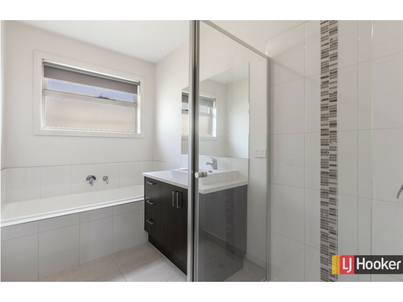 Unit 11/6 Eden Place, Wallan VIC 3756