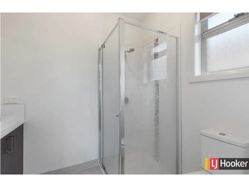 Unit 11/6 Eden Place, Wallan VIC 3756