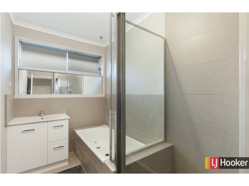 34 Wedding Drive, Wallan VIC 3756