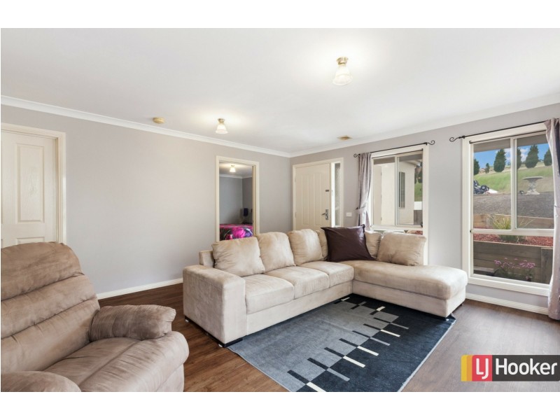 59 Siena Way, Hidden Valley VIC 3756