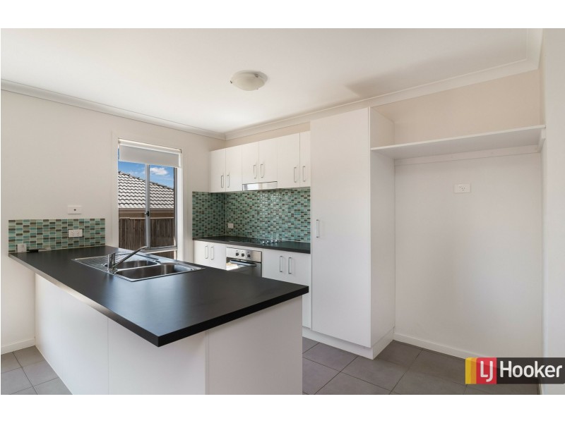 10 Dampiera Avenue, Wallan VIC 3756