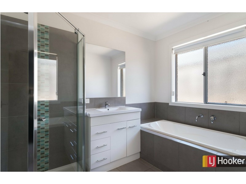 10 Dampiera Avenue, Wallan VIC 3756