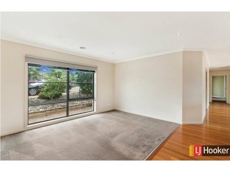 2 The Outlook, Hidden Valley VIC 3756